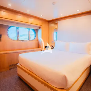 Main deck double secretary’s cabin