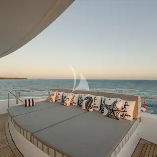 Sundeck Aft