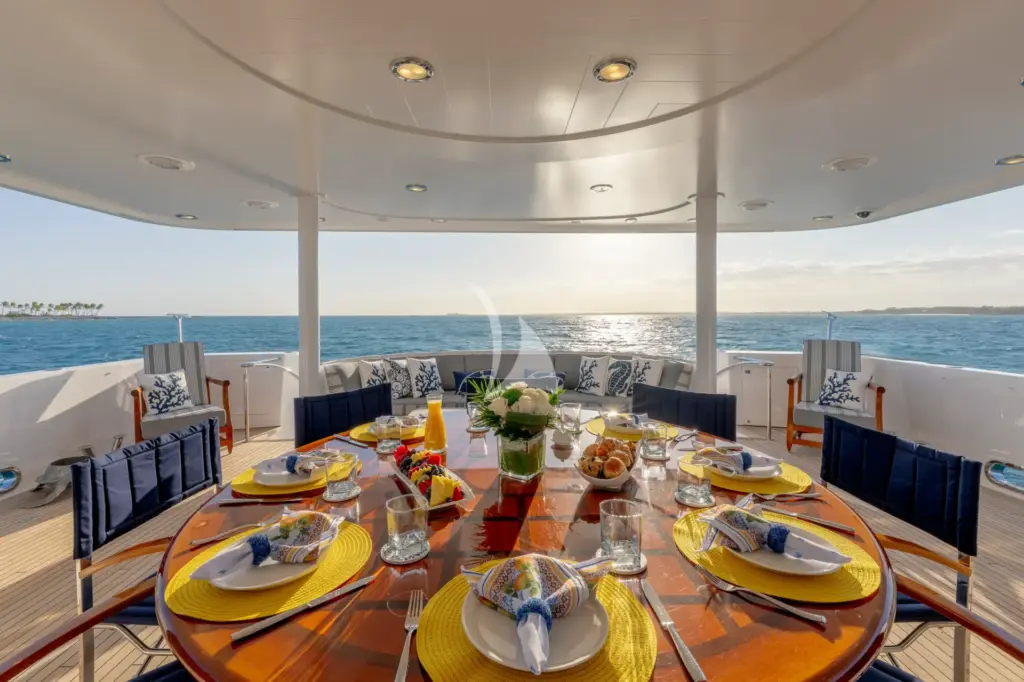 VIZIATA - Main Deck Aft Dining 