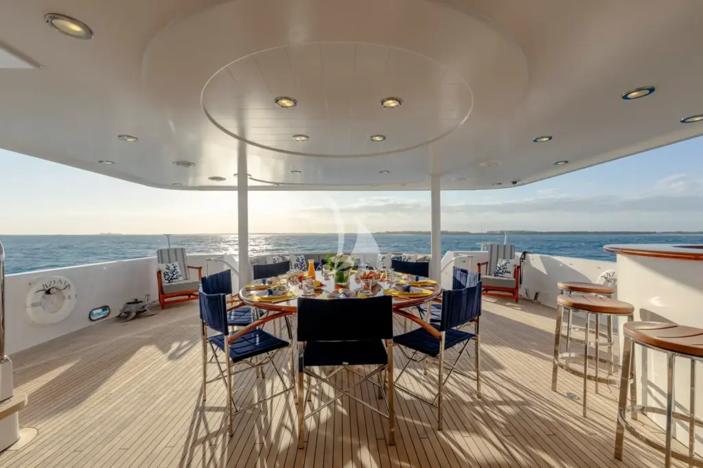 VIZIATA - Main Deck Aft