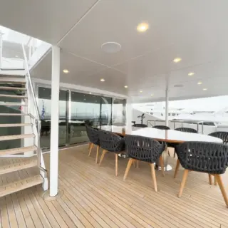 Upper deck