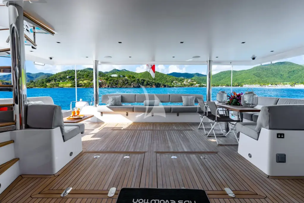 NDS EVOLUTION - Aft Deck