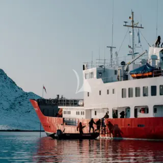 VIKINGFJORD - Launching Zodiacs