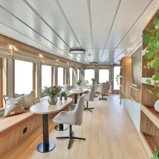 VIKINGFJORD - Salon looking aft