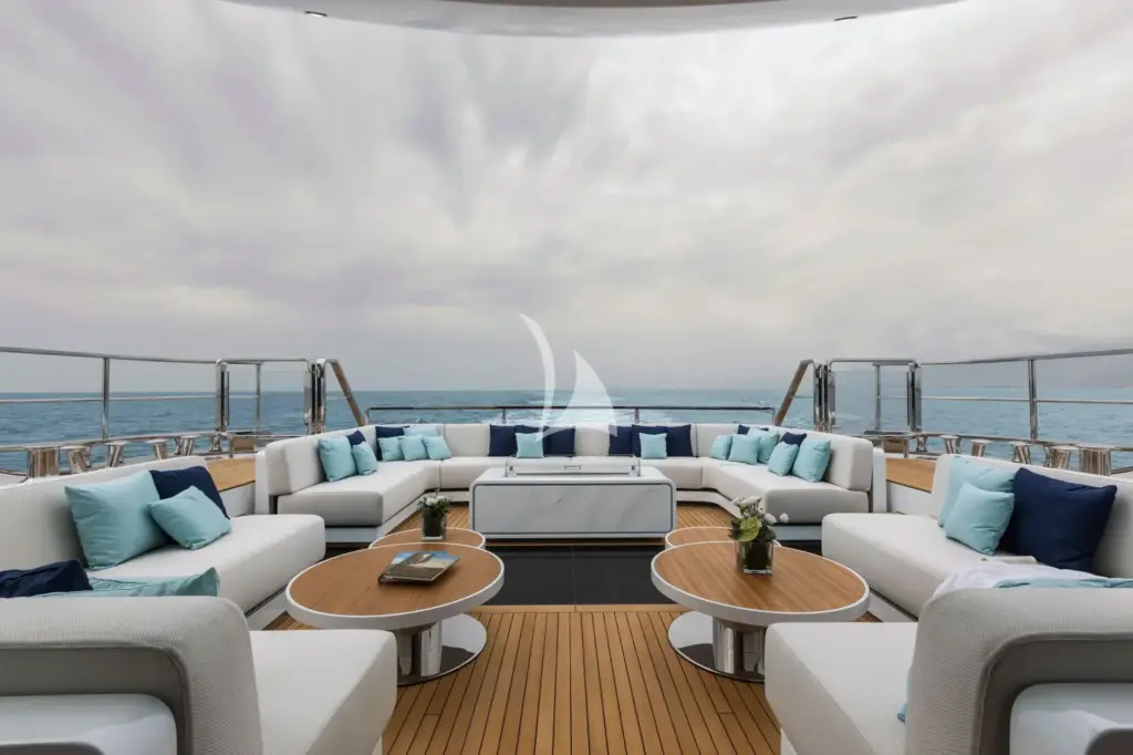 MAVERICK - Main Deck Aft
