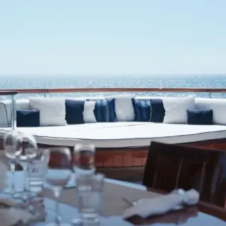 Bridge deck aft