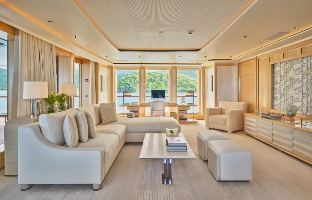 SOPHIA - Owner's deck saloon