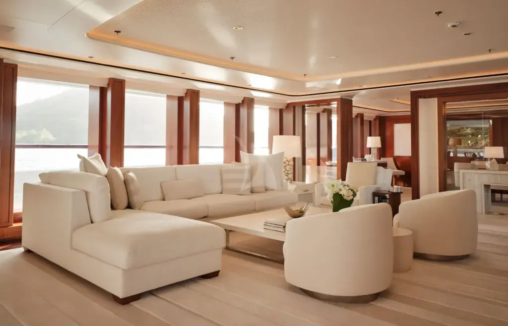 SOPHIA - Main saloon