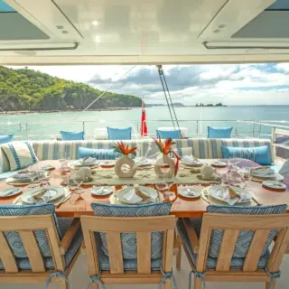 BUNDALONG alfresco flybridge dining