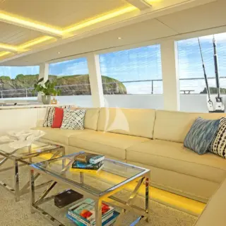The comfortable main salon lounge