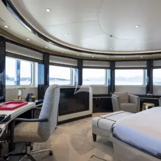 Master cabin observatory with convertable bed