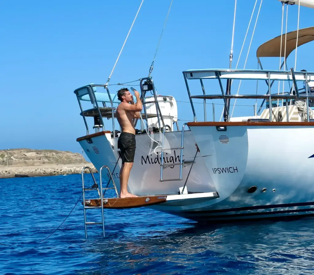 MIDNIGHT stern bathing platform