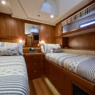 MIDNIGHT twin guest cabin