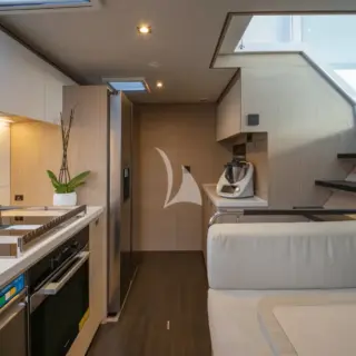 LADY M - Image 11