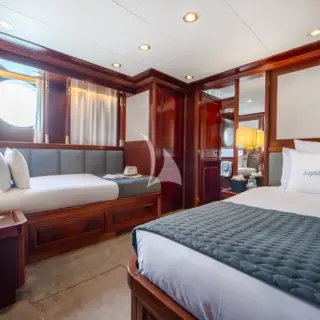 SOPHIE BLUE - Twin guest cabin 1
