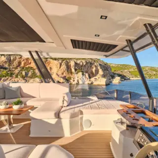 MAJESTY OF GREECE - Fly Bridge - Saloon Area 