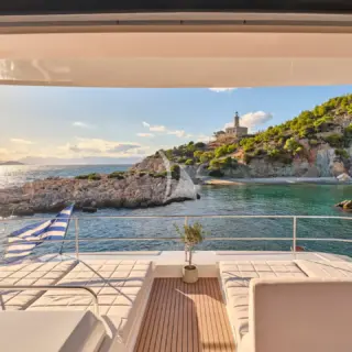 MAJESTY OF GREECE - Fly Bridge 