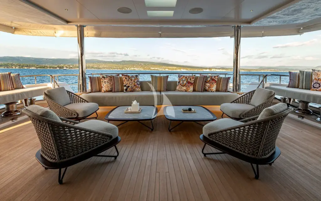 M55 - Aft deck lounging area