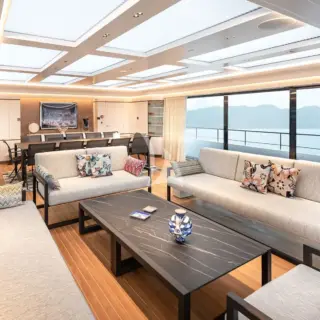 Upper deck - skylounge