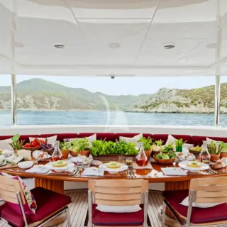 Main deck aft