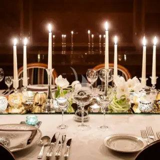 Main salon dining