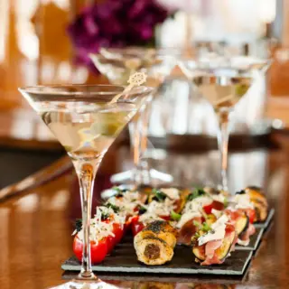 Classic cocktails and delicious canapes to enjoy in the onboard cocktail lounge