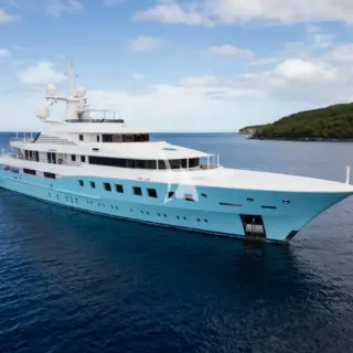 AXIOMA distinctive turquoise hull