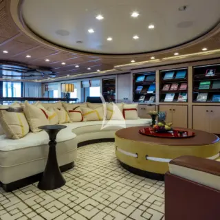 Upper lounge
