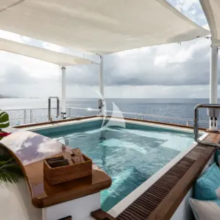 Bridge deck aft Jacuzzi pool