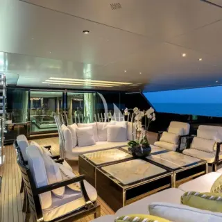 Main deck aft