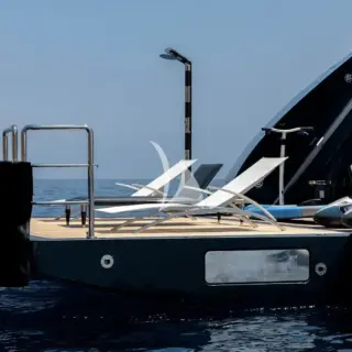 Swim platform with shower & toys