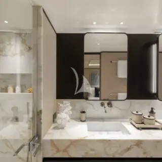 Guest bathroom en suite