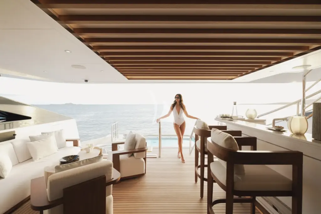 ASANI - Main deck aft