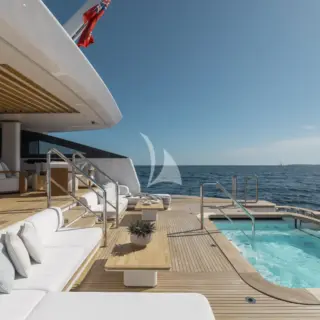 Main deck aft