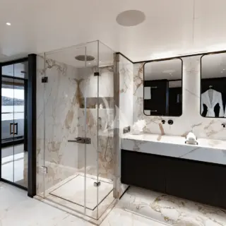 Master bathroom en suite