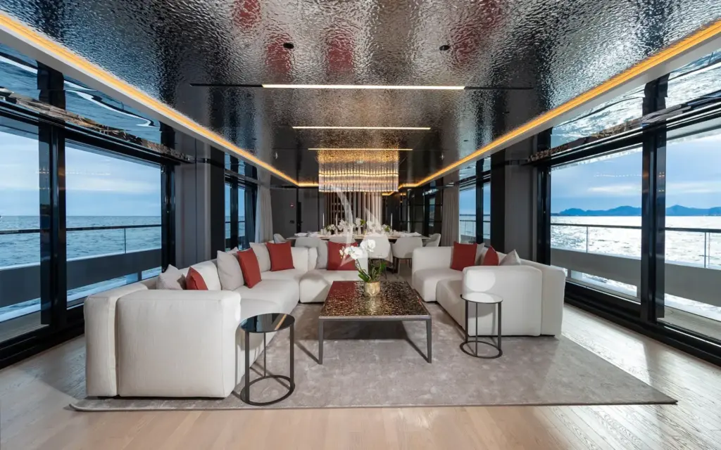 LOEWE - Main deck saloon