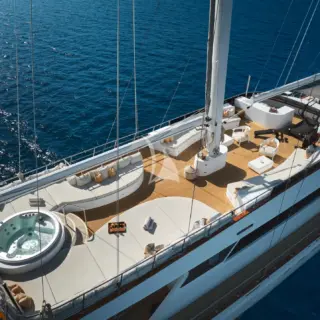 Lady Gita sundeck