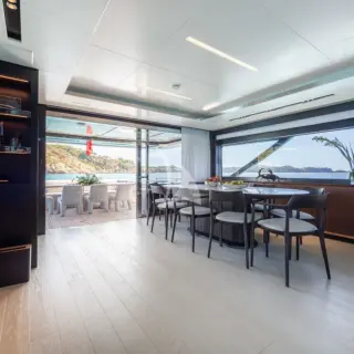 Main saloon - dining