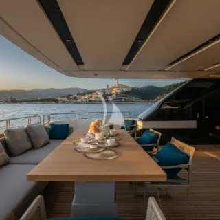 Main Deck Aft Dining