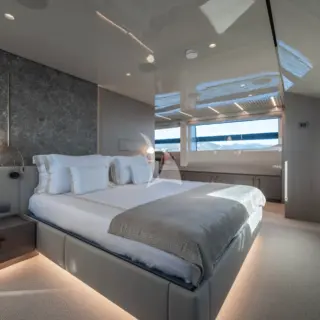 Full Beam Master Cabin