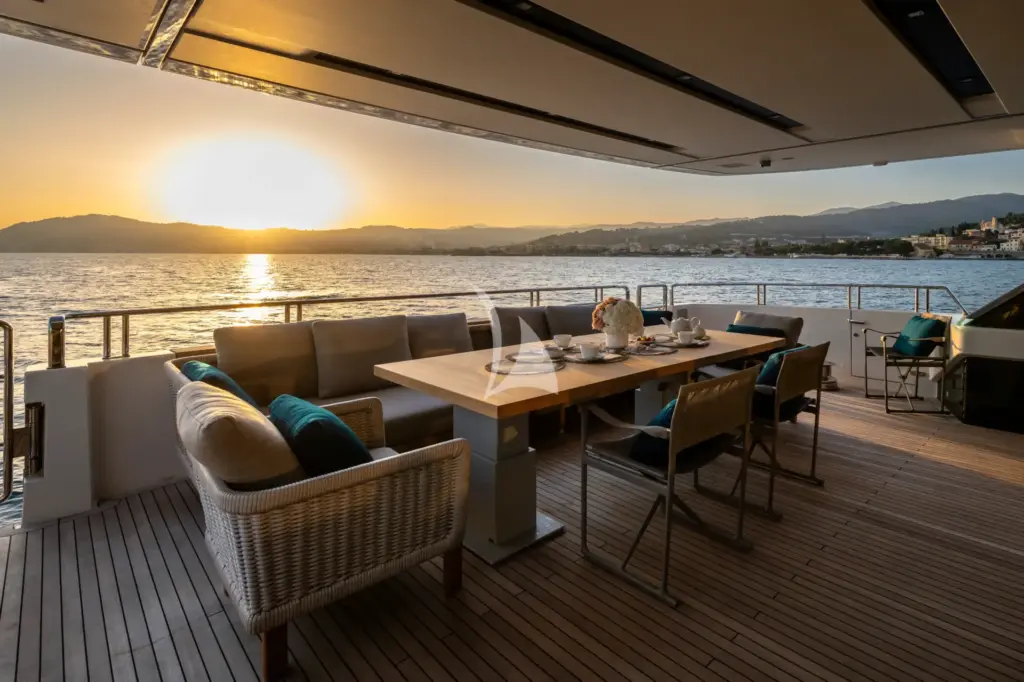 VAUBAN - Main Deck Aft Dining