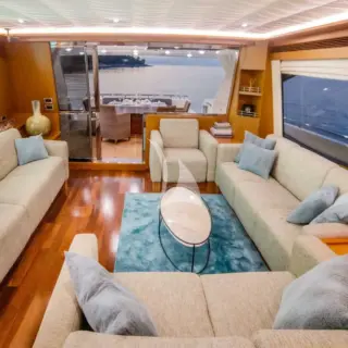 Salon looking aft