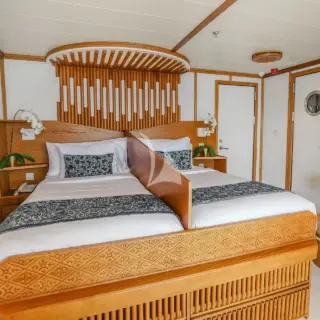 Convertible to twin layout 