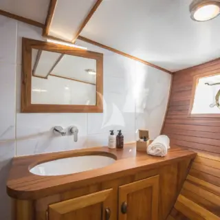 COSMOS - Master Suite - bathroom