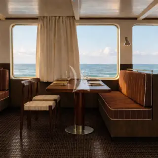 CAPTAIN ARCTIC - Main deck dining