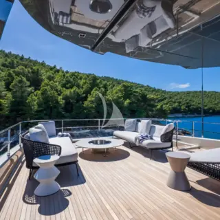 Sun deck lounge