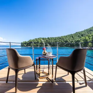 Starboard extendable deck