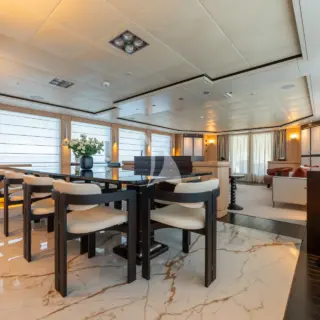 MAIN SALOON DINING AREA