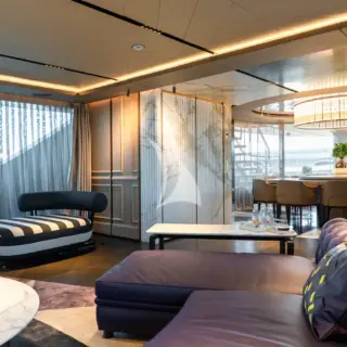 Main Deck - Salon