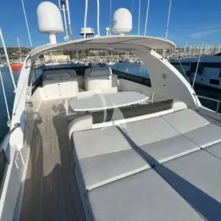 Flybridge  - sunbeds